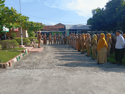 KEGIATAN APEL PAGI SENIN 03 NOVEMBER 2025