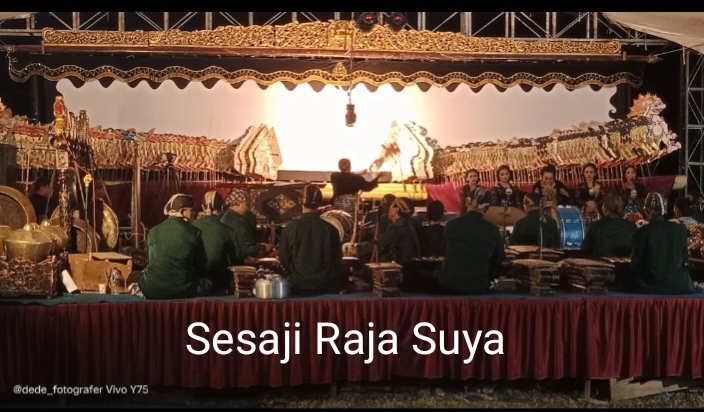 PAGELARAN WAYANG KULIT MALAM TASYAKURAN HUT KEMERDEKAAN RI KE 77