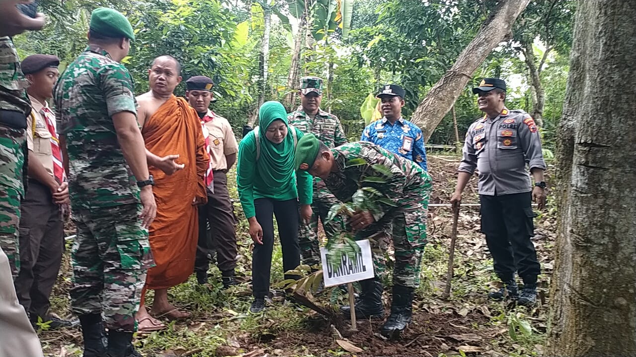 CAMAT LASEM HADIRI ACARA REBOISASI PENGHIJAUAN